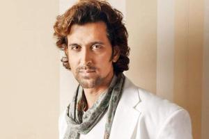Hrithik Roshan to throw party for Anand Kumar's IIT-JEE students