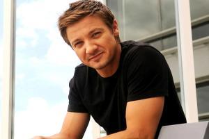 Jeremy Renner explains how he broke his arms filming 'Tag'