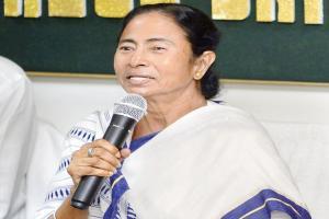 'Whether loving Hindus means you have to hate Muslims' asks Mamata Banerjee