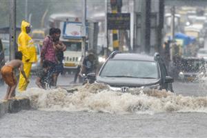 Mumbai witnesses severe water-logging due to downpour