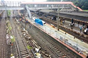 Mumbai: Now, take a Kalyan-bound slow train from Parel's new platform