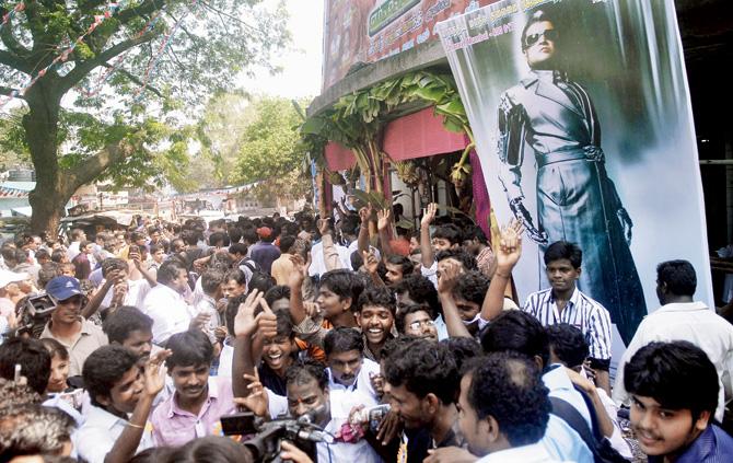 Fan frenzy outside Aurora Talkies during the Robot release. Pic/ Sameer Markande