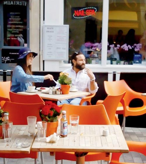 Saif Ali Khan and Kareena Kapoor Khan at the London cafe