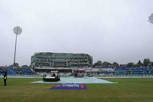 Rain delay frustrates England in second Test against Pakistan
