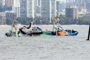 Mumbai: Sunken Ark Deck floatel's owners looking for a new boat