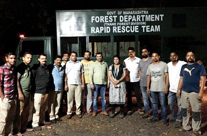 The forest department, wildlife activists and volunteers worked together to safely rescue the leopard