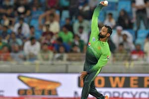 Hafeez cleared after controversial comment over suspect bowling actions