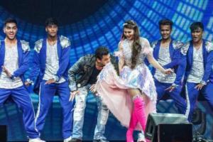Jacqueline Fernandez sets the stage on fire with her performance in Los Angelos