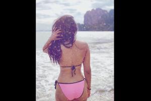 Kritika Kamra turns up the heat with her hot bikini photo