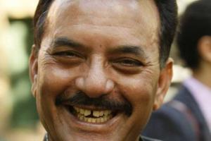 Bishan Singh Bedi offers unstinted support to Madan Lal for DDCA elections