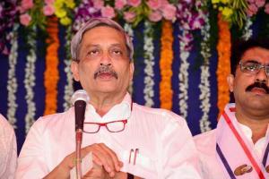 Goa CM Manohar Parrikar visits temples, chairs meet after returning from America