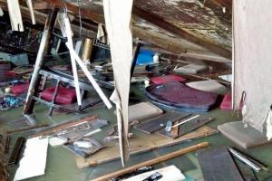 Mumbai: Bad weather spells doom for Bandra's Ark Deck Bar salvage operations