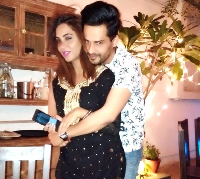 Shardul Pandit and Arshi Khan 