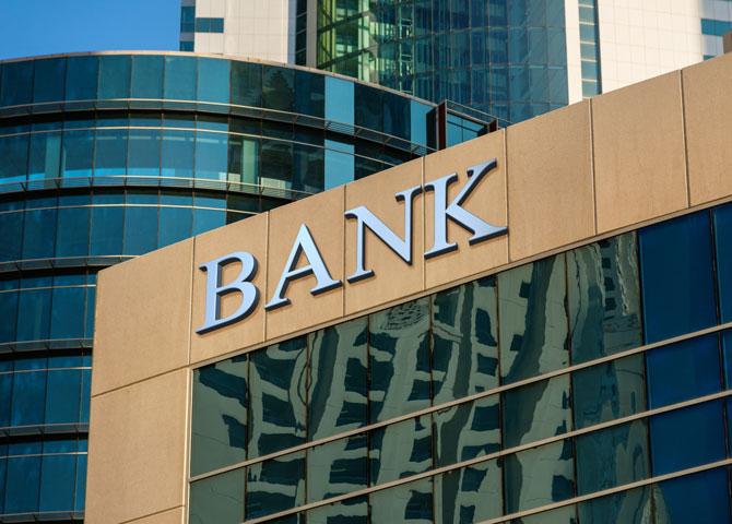 No continuous holidays for banks during March end	