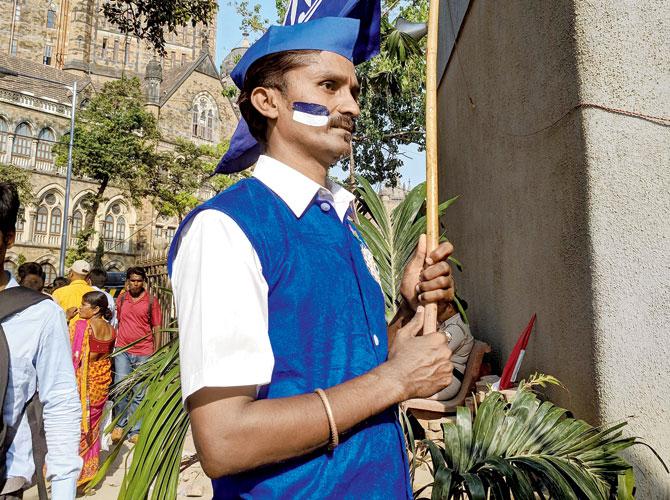 Police had denied permission for the Elgaar March and asked protesters to assemble directly at Azad Maidan. Pic/Dharmendra Jore