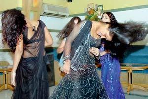 Mumbai Crime: Dahisar bar hides several dance girls inside false cavities