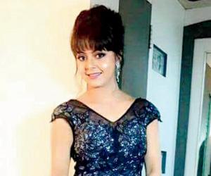 TV actress Devoleena Bhattacharjee's bank account hacked