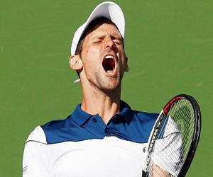 Novak Djokovic advances at Italian Open