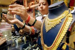 Jeweller hit by losses due to GST, commits suicide by jumping off building