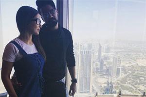 Hina Khan enjoys a romantic vacation in Dubai with boyfriend Rocky Jaiswal