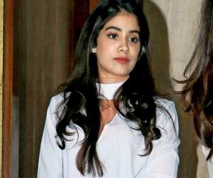'Strong girl' Janhvi Kapoor keeps her late mum Sridevi's traditions