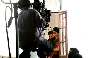 Janhvi Kapoor indeed is a 'strong woman', resumes Dhadak shoot