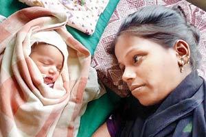 Mumbai: Weekend traffic forces woman to give birth in autorickshaw
