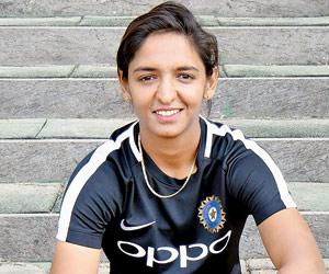 Women T20 tri-series: Indian eves opt to field against Aussies