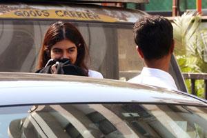Khushi Kapoor hugging a mystery boy leaves fans curious