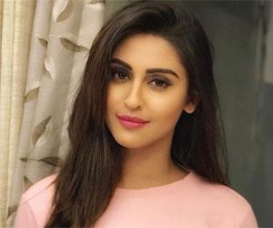 Karan Tacker and Krystle D'souza get mushy on social media