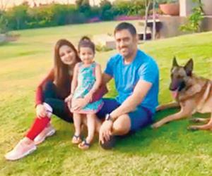 MS Dhoni spends quality time with Sakshi, Ziva and their pet dogs in Ranchi