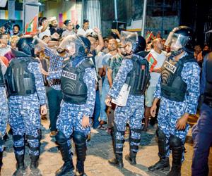Maldives detains and deports international lawyers