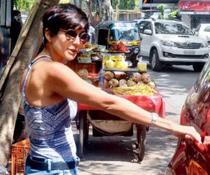 We wonder what fitness conscious Mandira Bedi eats while dining out