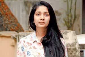 Father-daughter duo catch cops accepting bribes, police deny it ever happened