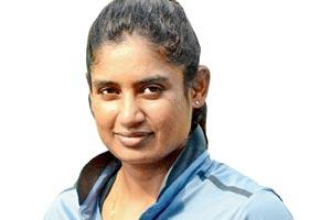 Indian women's team get thrashed by 97 runs by Aussies, lose series 0-3