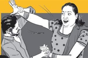 Mumbai: Gritty mom, teen son fight thieves off; Rs 82,000 jewellery recovered