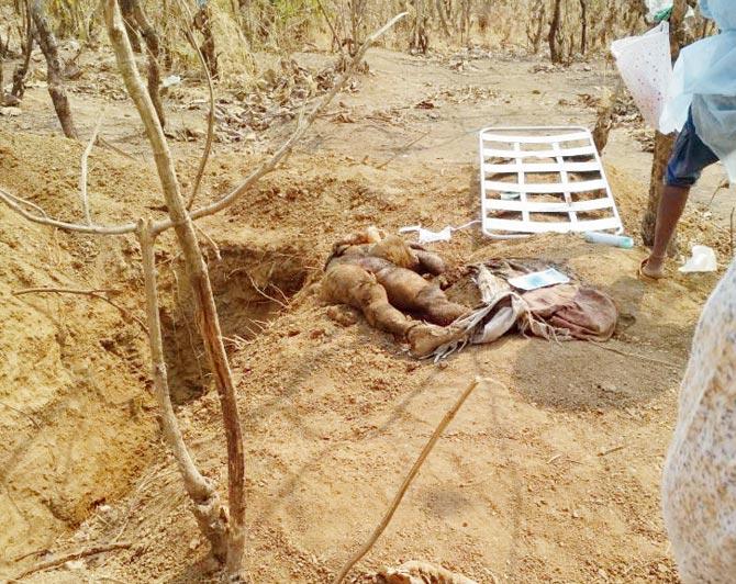 The exhumed body is suspected to belong to Narendra Mishra, who went missing from Nalasopara on March 4. Pics/Hanif Patel