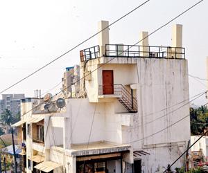 Mumbai: Locals concerned about cell towers atop seven-storey Bandra building