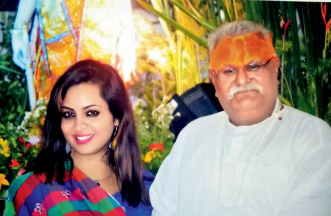 Arshi Khan and Pandit Ramesh Joshi