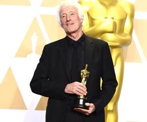 Roger Deakins finally wins Oscar after 14 nominations