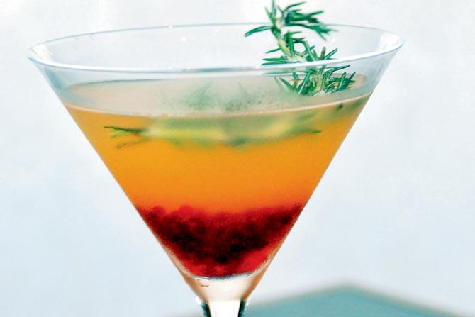pomelo and rosemary tini