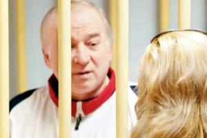 UK police hunt culprit in Russian spy's poisoning
