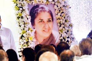 Shammi's prayer meet: Bollywood remembers their favourite aunty
