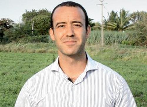Simon Mundy, journalist