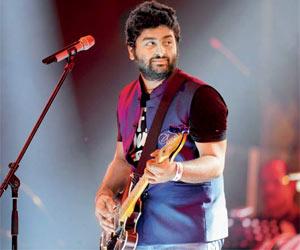 Arijit Singh finds an admirer in Pakistani crooner Rahat Fateh Ali Khan