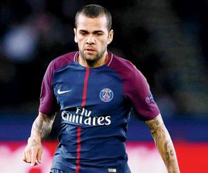 CL: Paris St Germain must get up and move on from Neymar injury, says Dani Alves