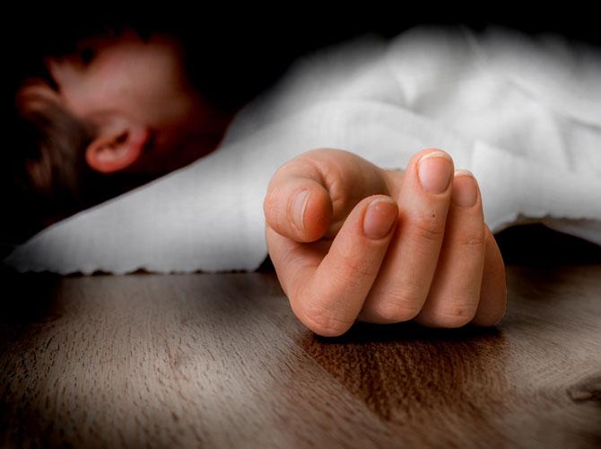 Girl strangled by her mother