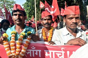 Mumbai Farmers' Protest: Devendra Fadnavis positive towards demands