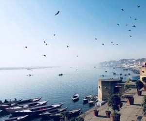 Hrithik Roshan celebrates the tranquillity of Banaras from Super 30 sets