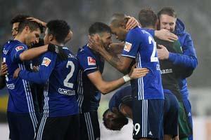 FC Schalke claim 2nd spot in Bundesliga